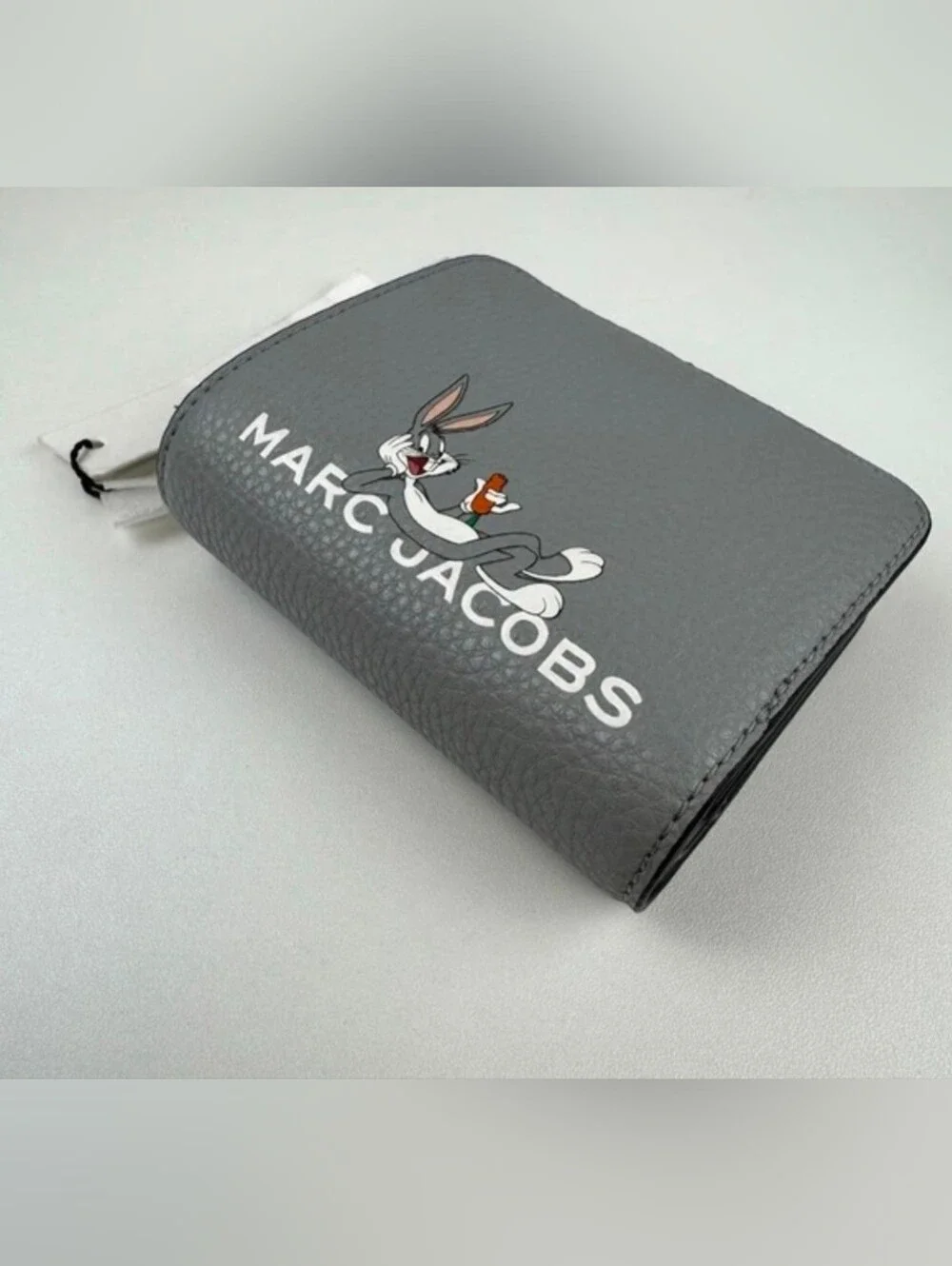 Marc Jacobs × Bugs Bunny Limited Edition Wallet NWT! - Picture 1 of 3